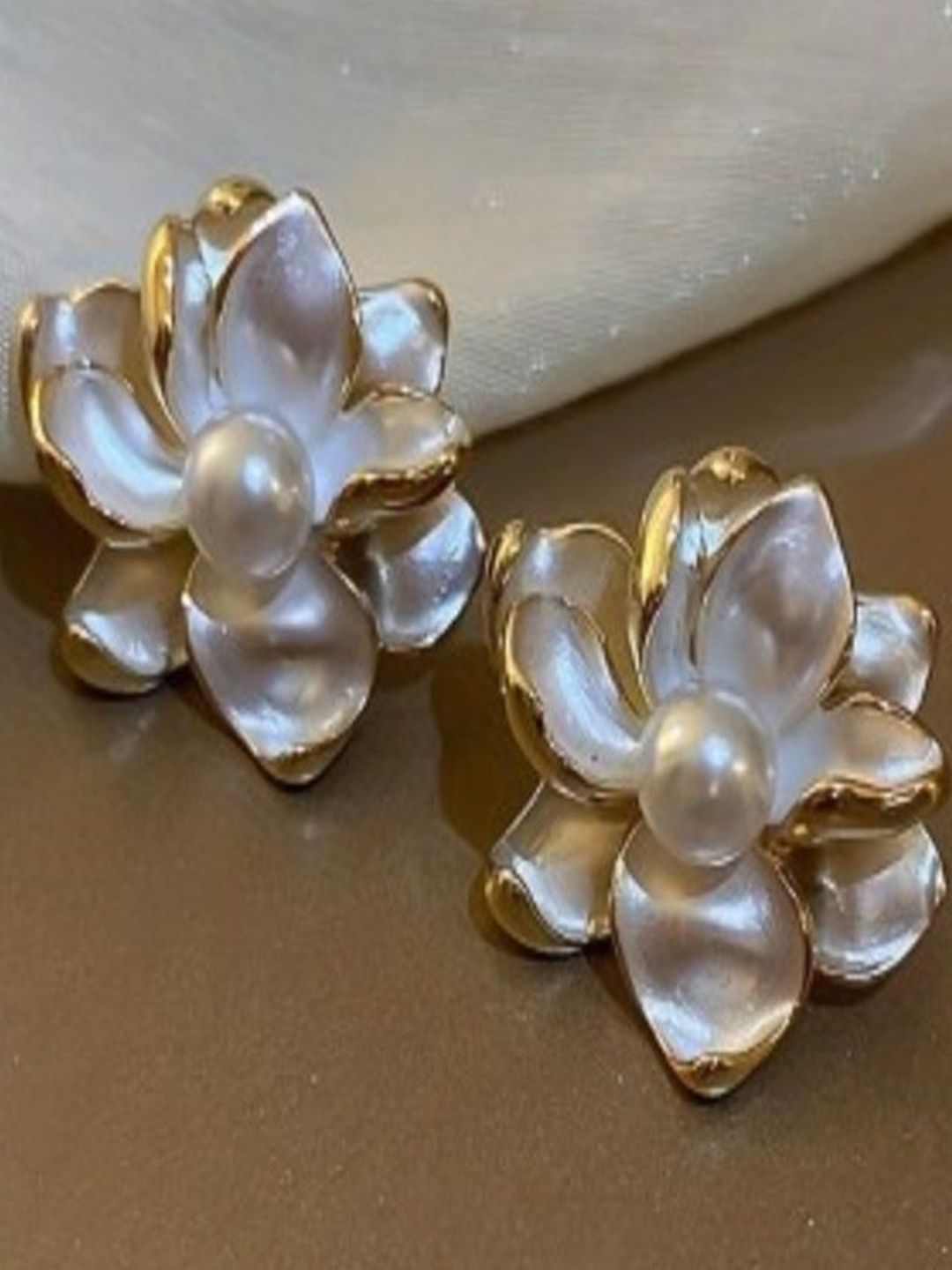 SAPRAA TRENDS Gold-Plated & White Copper Floral Earrings-picture-26
