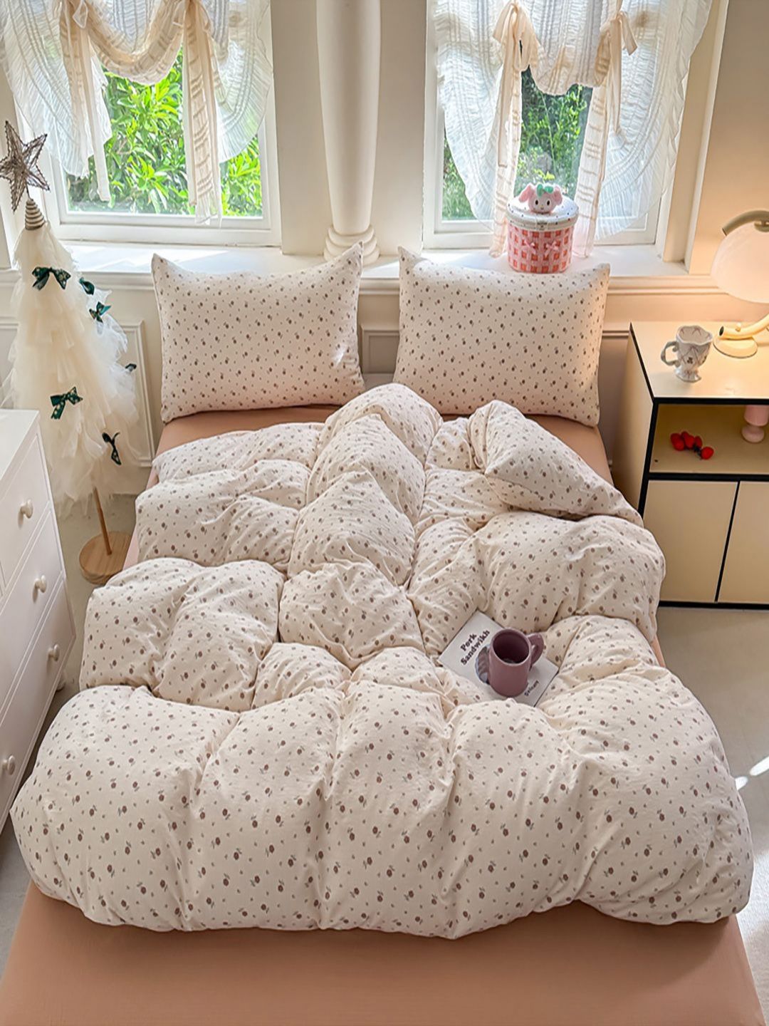 JC HOME Nude-Coloured & White Floral 4 Piece Double Extra Large Regular Bedding Set-image-9