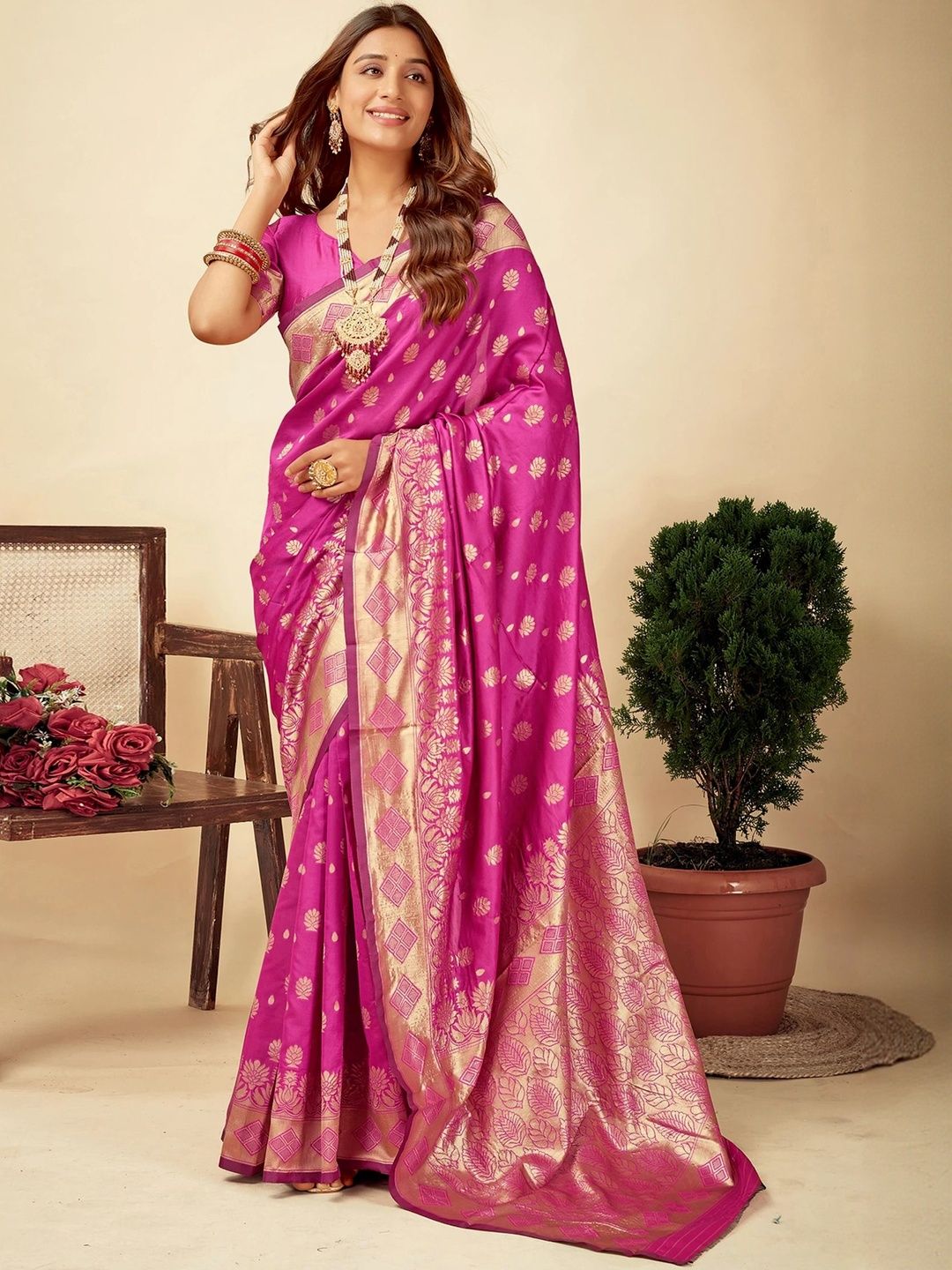 Aagrahi fashion Ethnic Motifs Woven Design Zari Heavy Work Banarasi Saree-picture-22