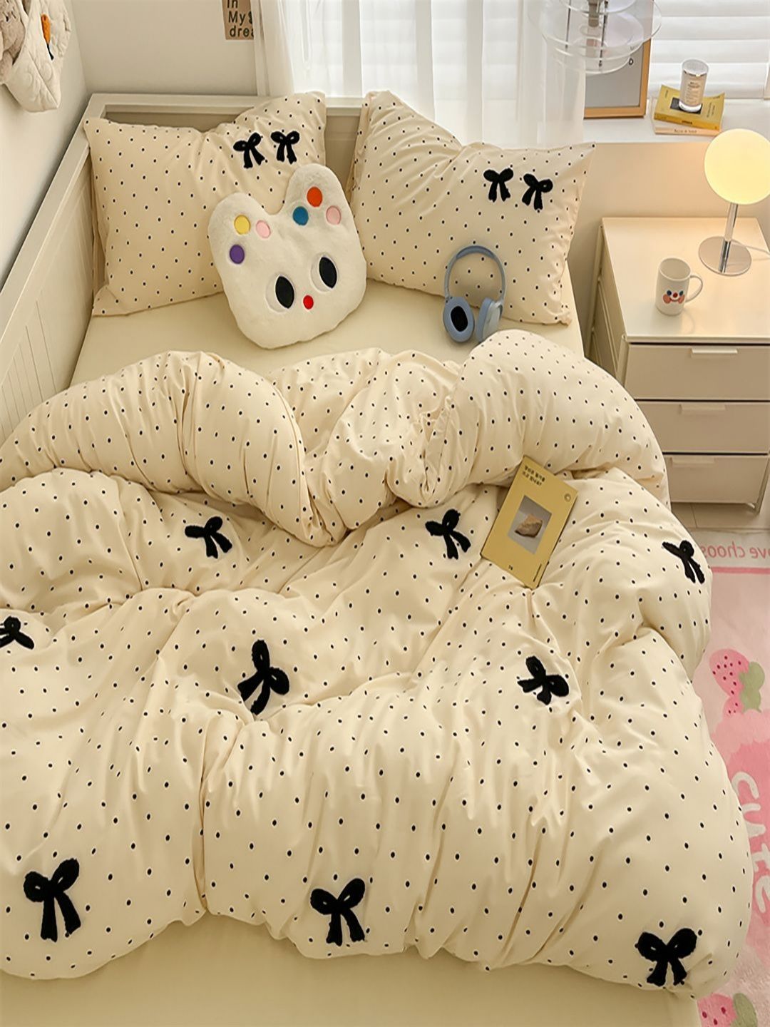 JC HOME Beige & Black Quirky Printed Ac Room Double King Bedding Set