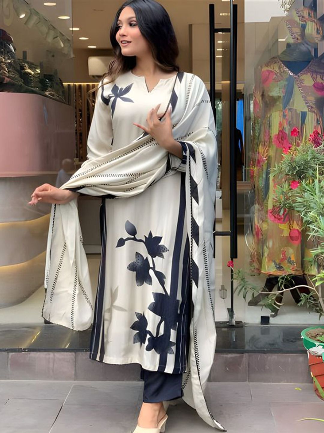 AG TEXTILE Women Floral Printed Kurta with Trousers & Dupatta-image-46