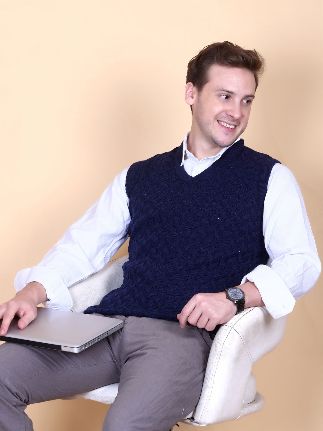 VENATORIA Men Self Design Sweater Vest-picture-25
