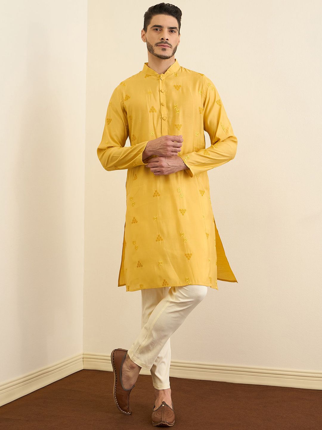 House of Pataudi Men Embroidered Mandarin Collar Neck Straight Kurta-picture-20