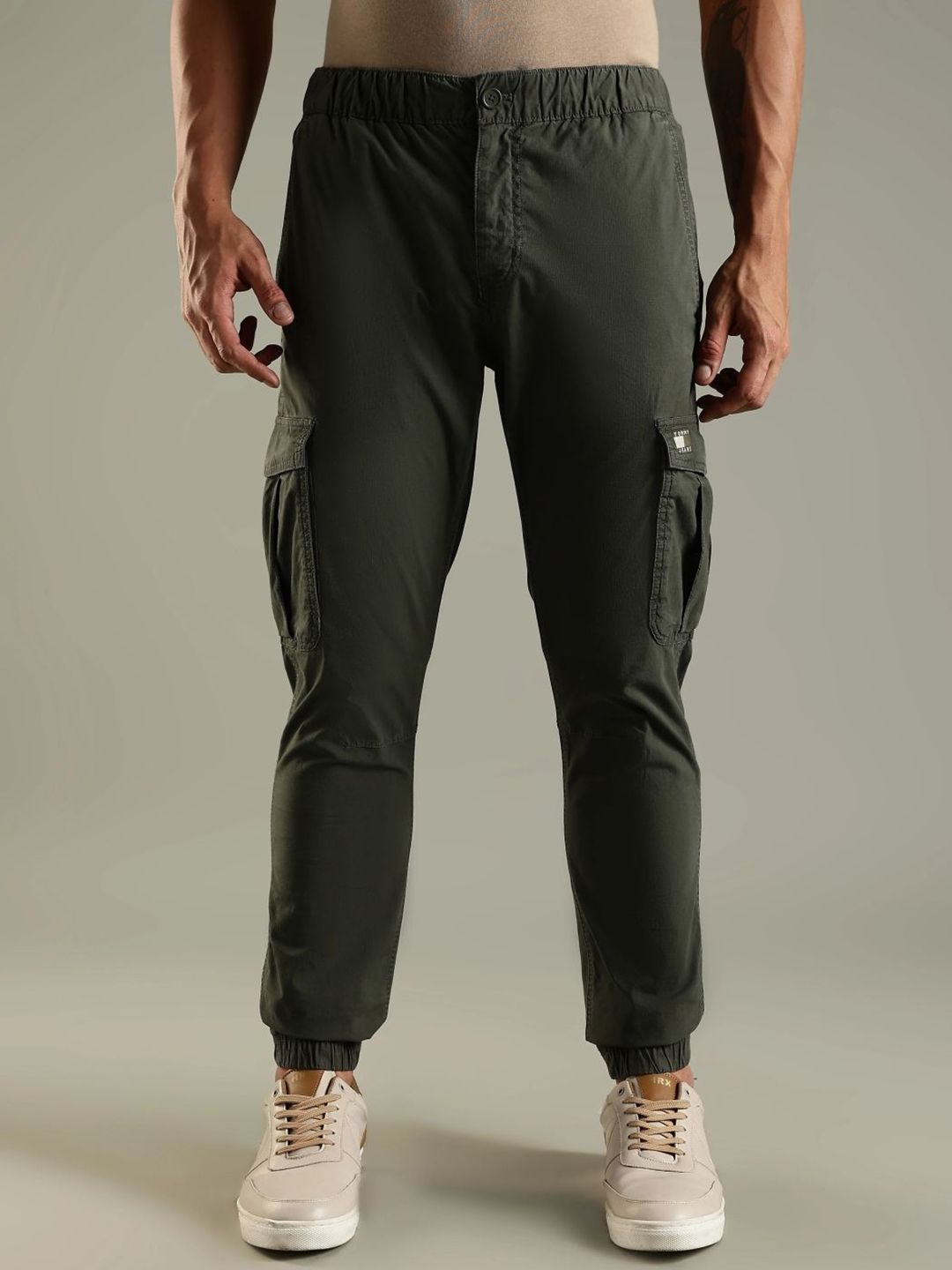 Tommy Hilfiger Men Slim Fit Mid-Rise Cargo Trousers-picture-39