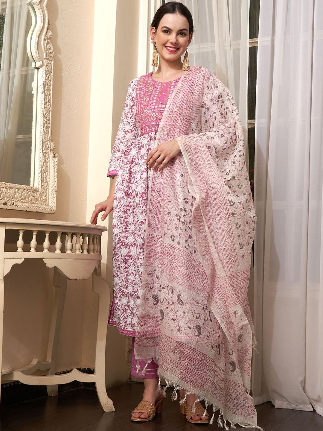 here&now Here & Now Mauve Floral Printed Yoke Embroidery Kurta Set With Block Printed Dupatta.-picture-28