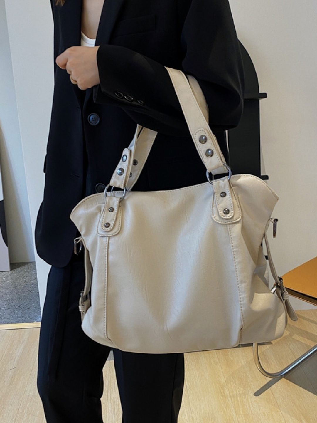 CORSICA Women White Polyester Swagger Shoulder Bag-picture-21