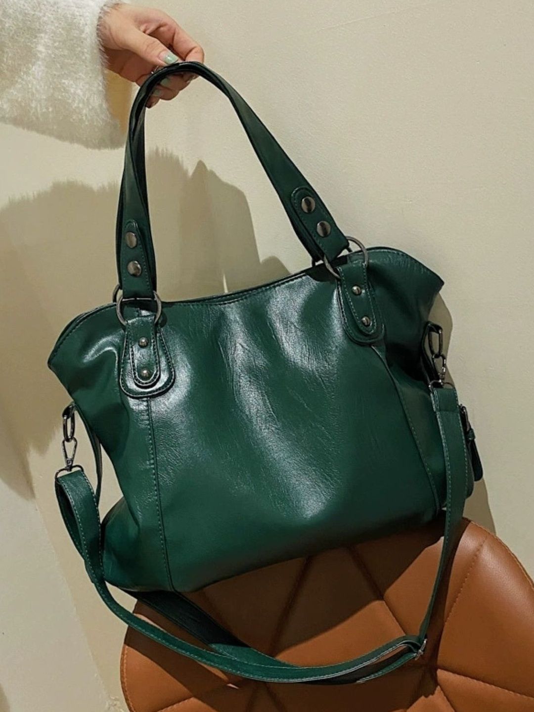CORSICA Women Green Solid Swagger Shoulder Bag-picture-19