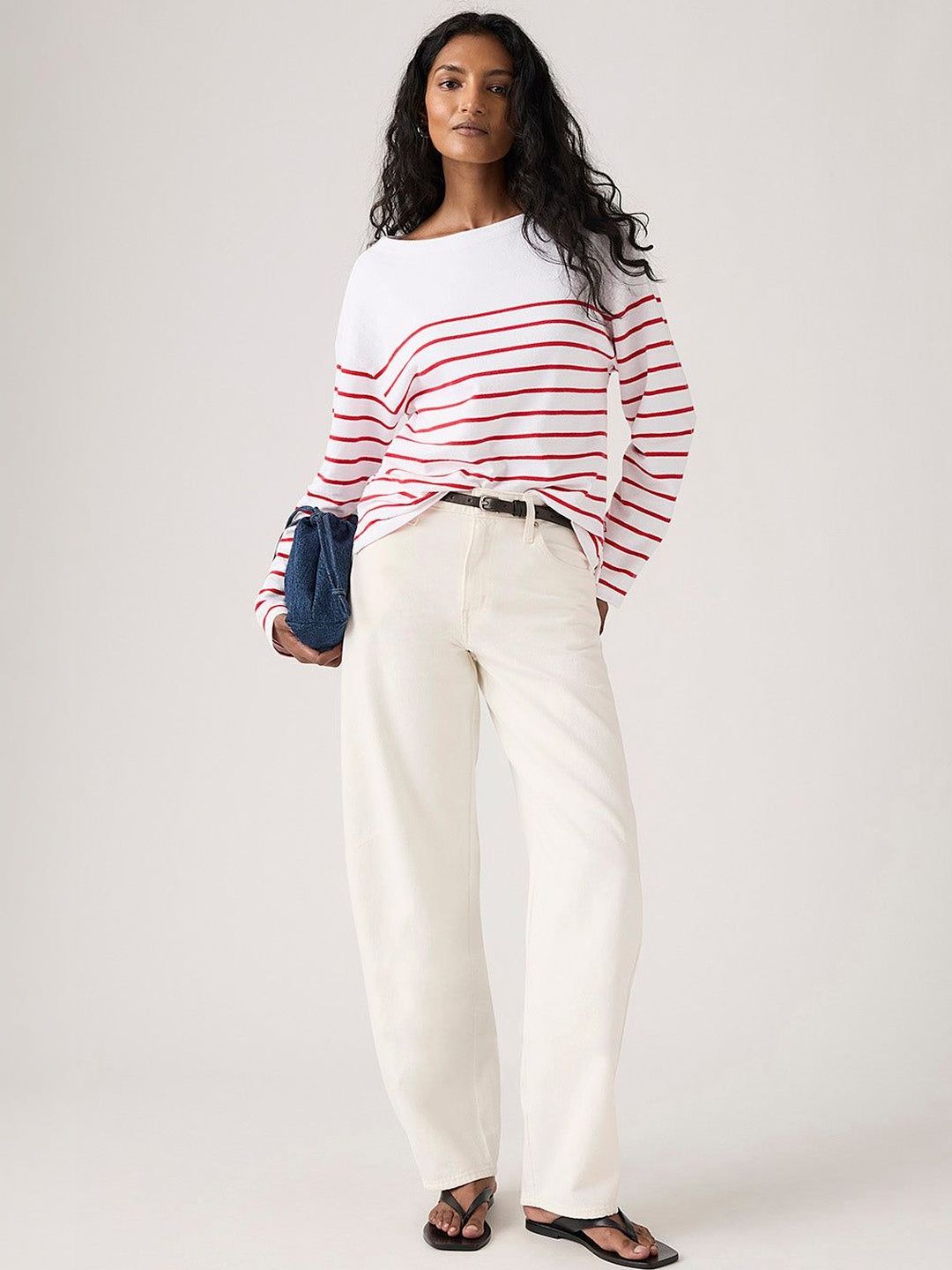 Levis Women Classic Relaxed Fit Mid-Rise Jeans-picture-10