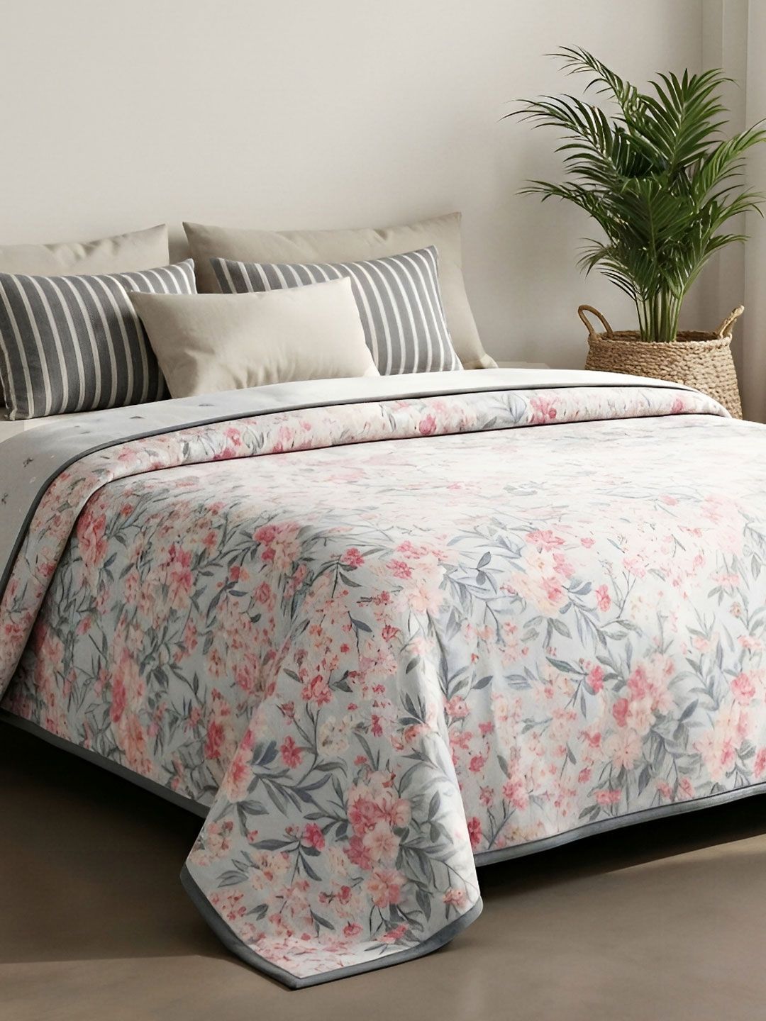 haus & kinder Grey Floral AC Room Dohar-picture-13