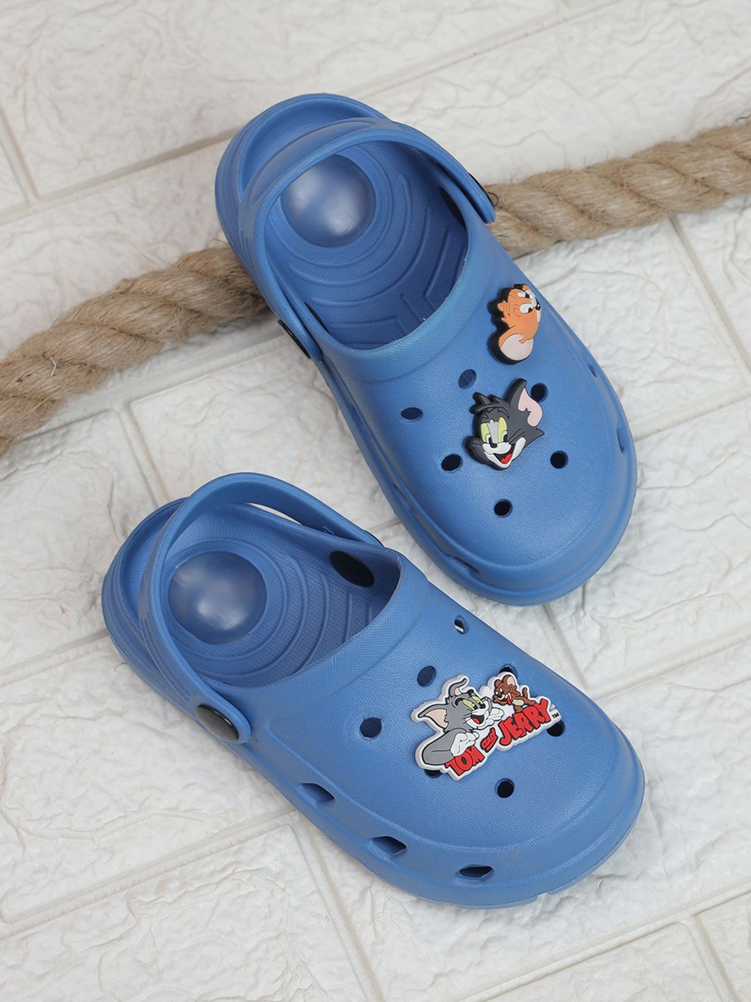 Kids Ville Boys Tom & Jerry Printed Clogs Whistle sound-picture-28