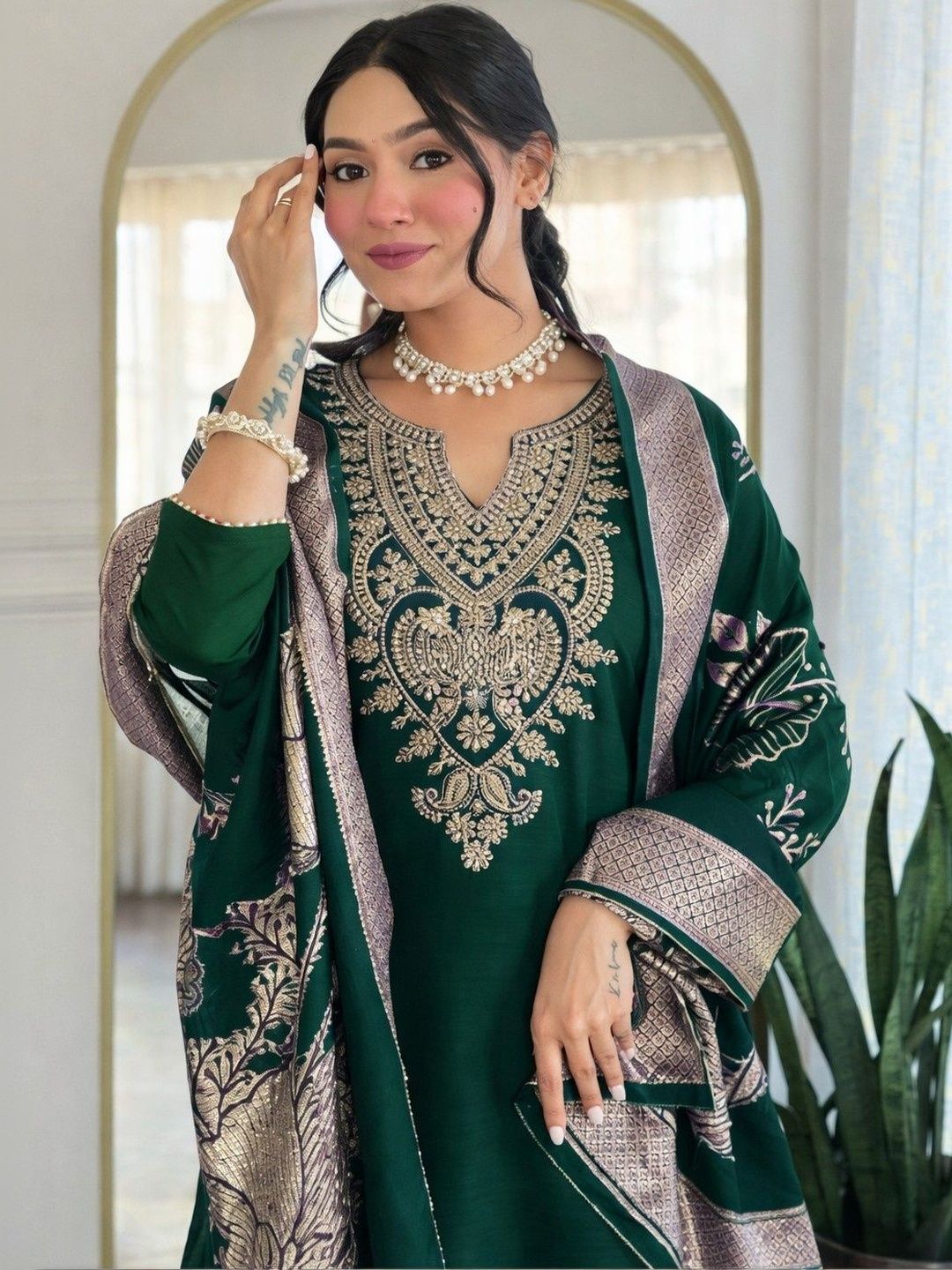 Chandbaali Women Floral Embroidered Regular Kurta with Trousers & With Dupatta-picture-18
