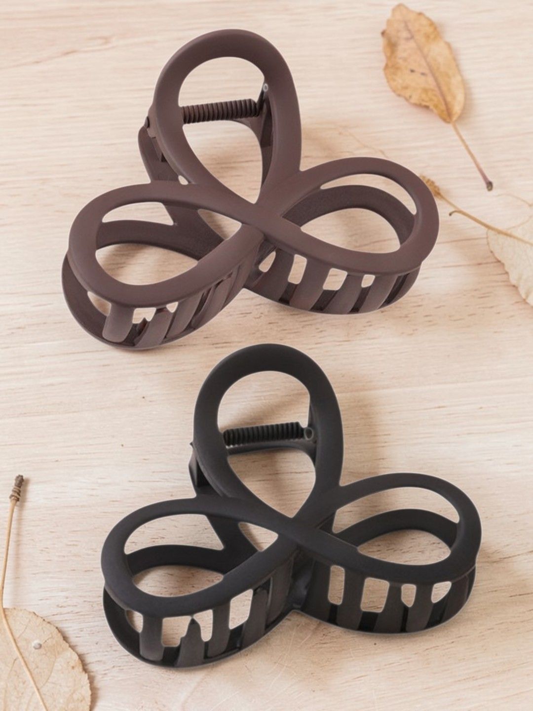 OOMPH Women Set of 2 Floral Shape Claw Clip-image-40