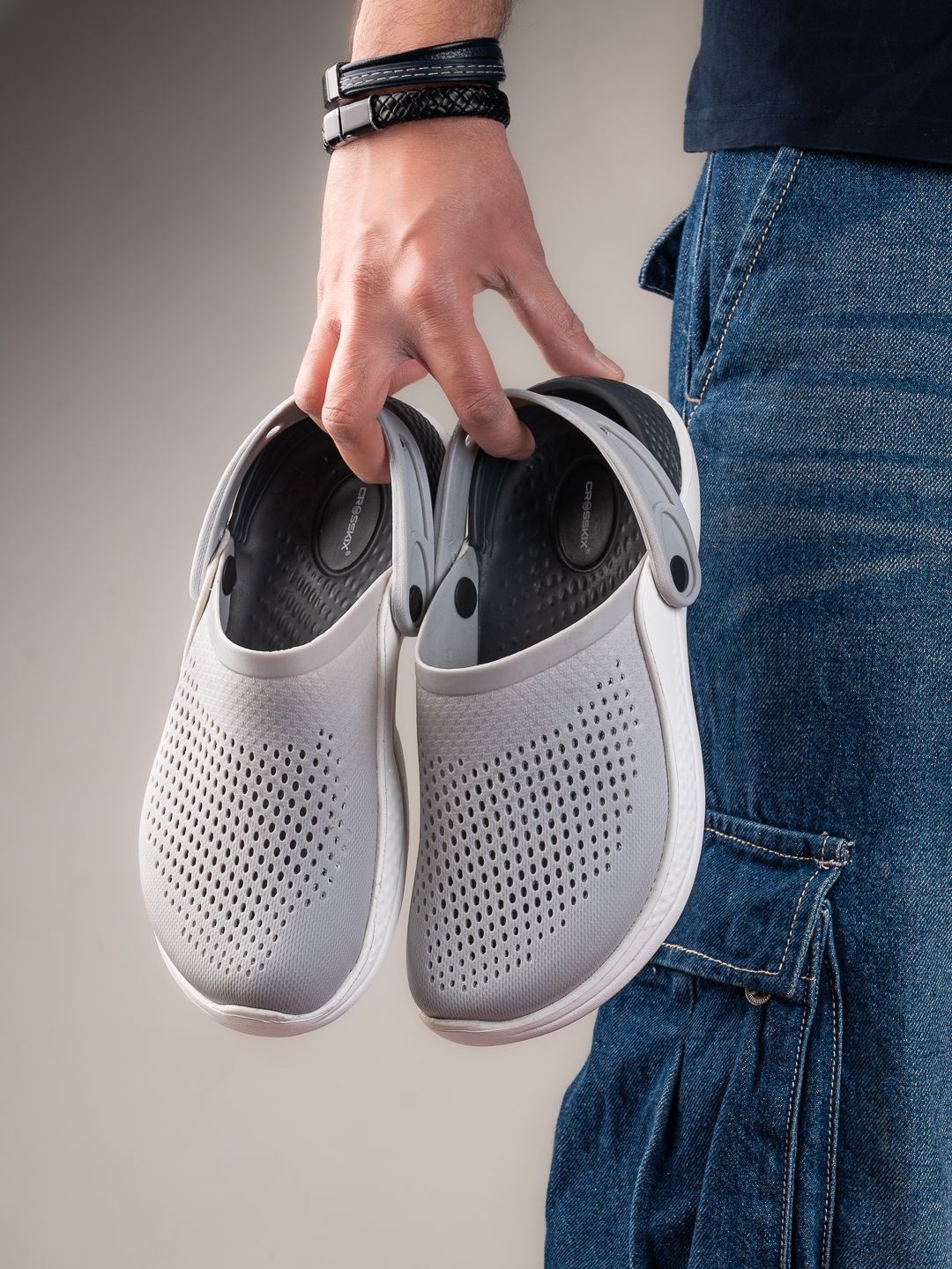 CROSSKIX Men Clogs Sandals
