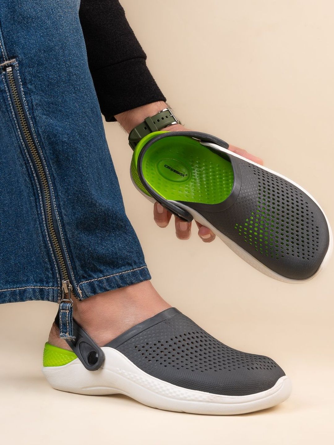 CROSSKIX Men Clogs Sandals