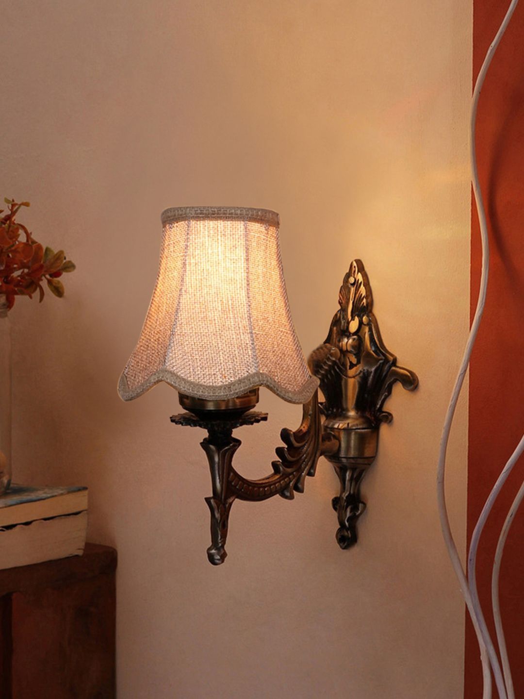Aura Beige Metal Traditional Abstract Shaped Shaped Wall Lamp-image-22