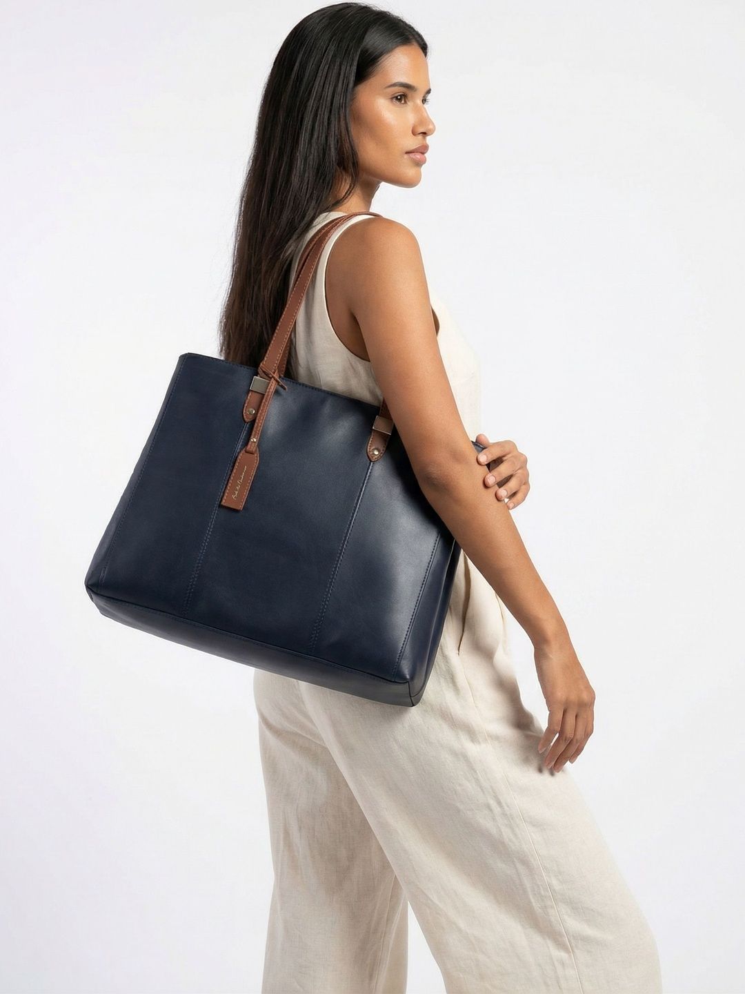 Mast & Harbour PU Up to 12 inch Shoulder Bag-picture-27