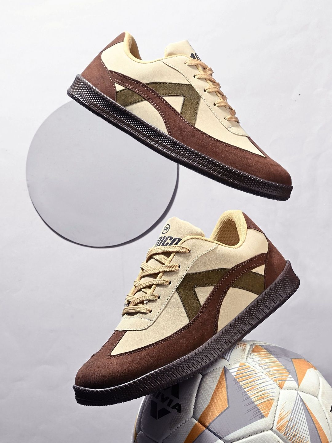 AMICO Men Colourblocked Sneakers-picture-26