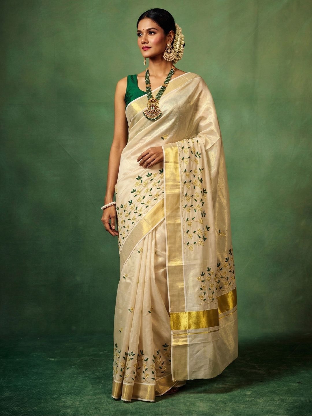 HARADHI Floral Embroidered Tissue Handloom Kasavu Saree-image-23