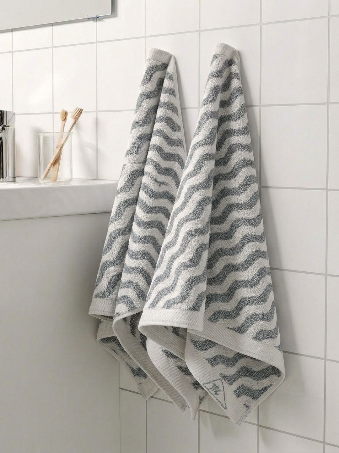 Monte Carlo 2-Pcs Grey & White Textured Pure Cotton 500 GSM Hand Towels-image-35