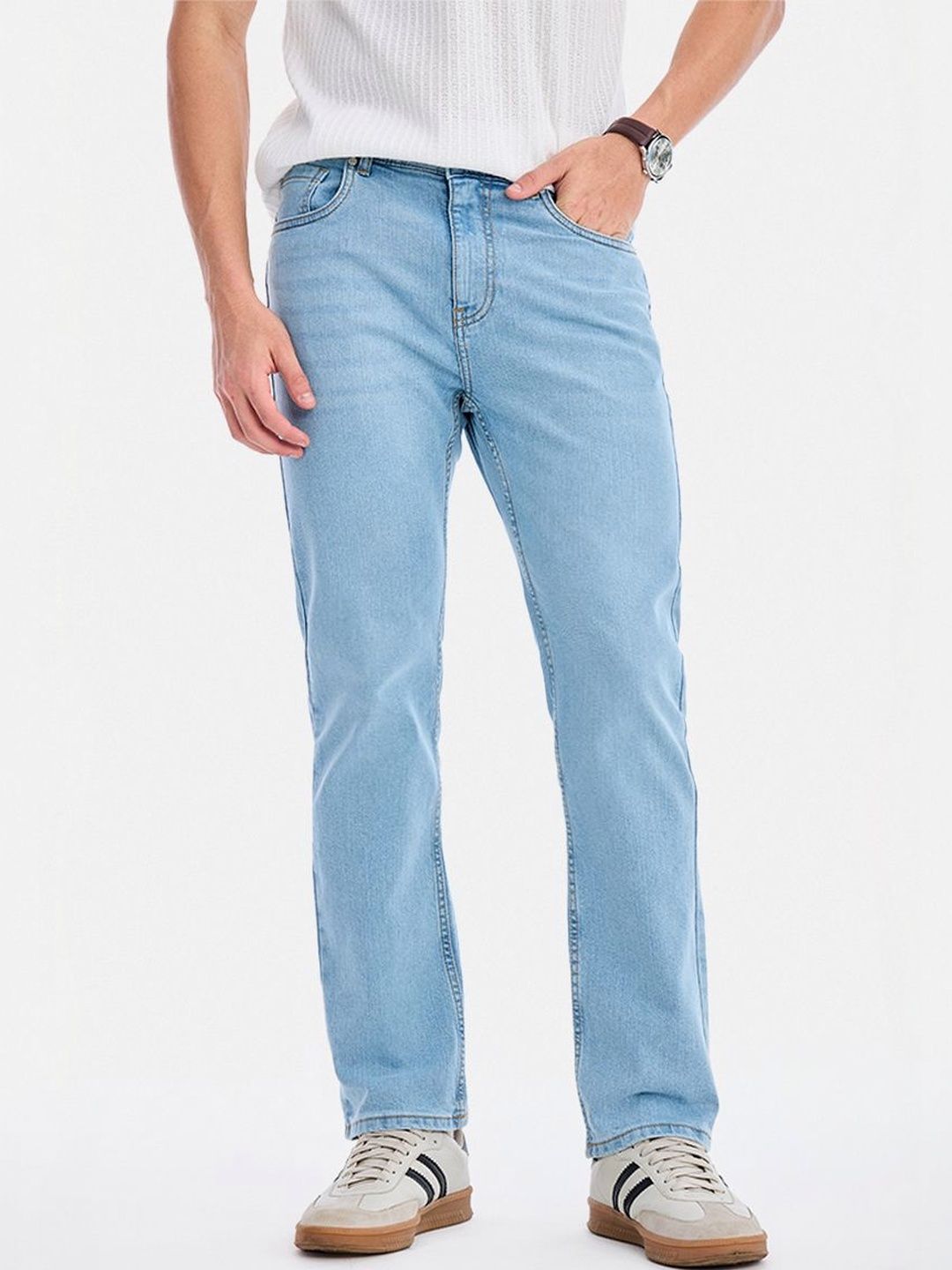 Snitch Men Straight Fit Mid-Rise Low Distress Light Fade Stretchable Jeans