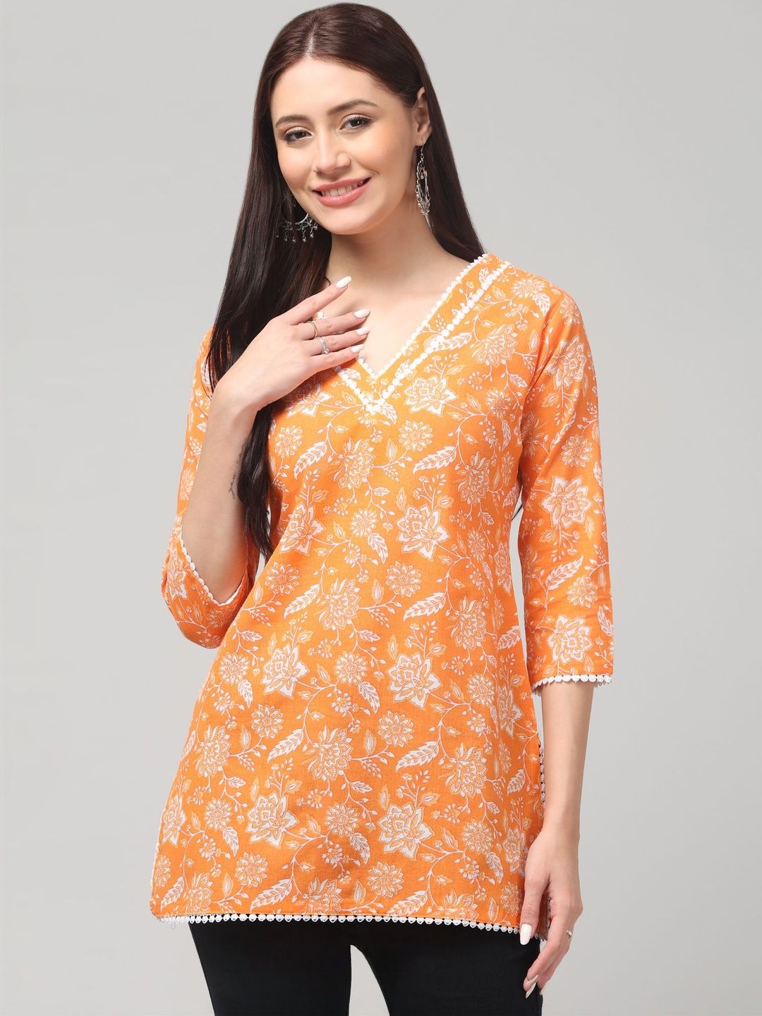 CROWN KING Floral Printed V-Neck Kurti-picture-38