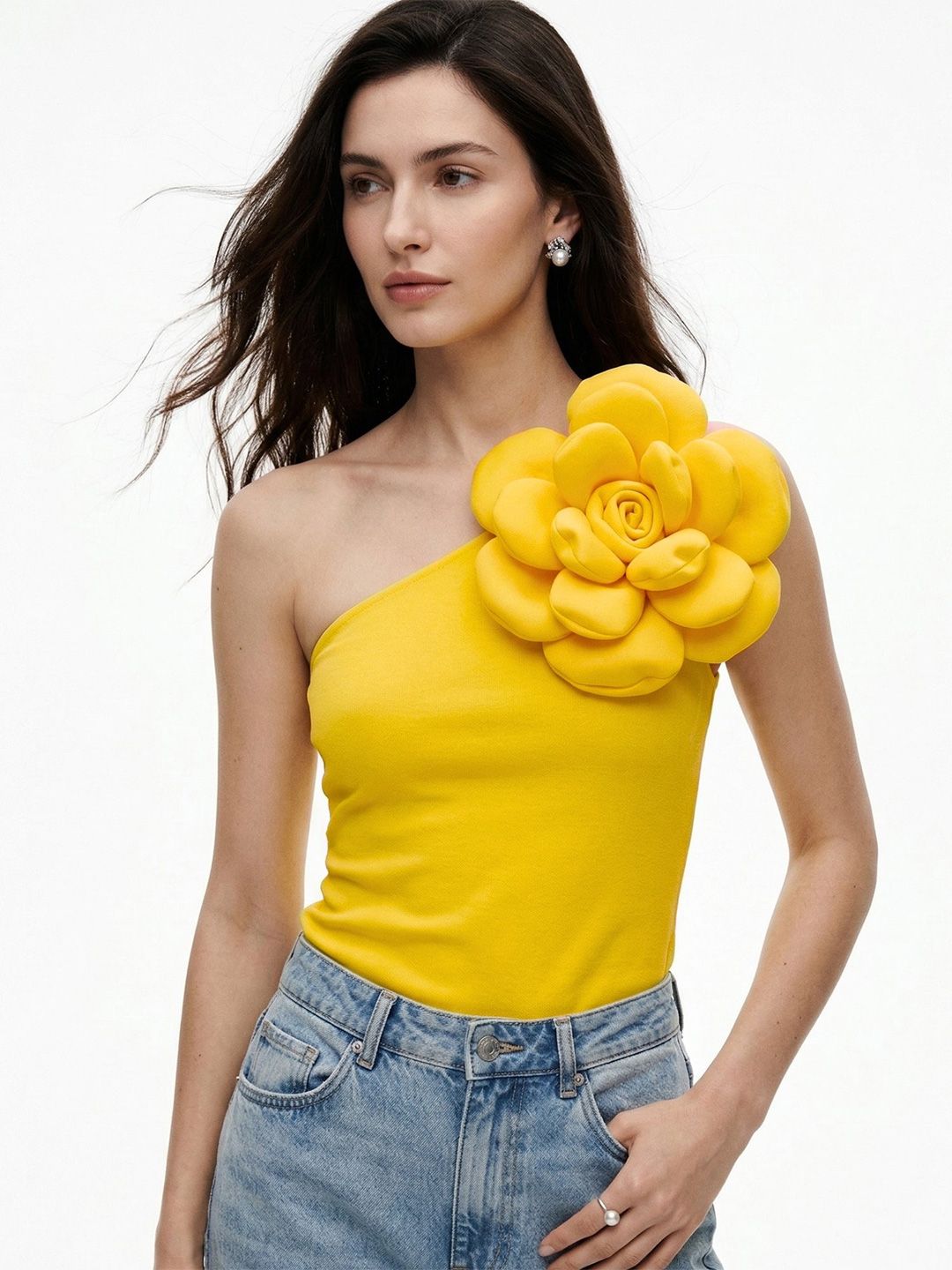 Outzidr Women Sleeveless One Shoulder Flower Attached Top-picture-53