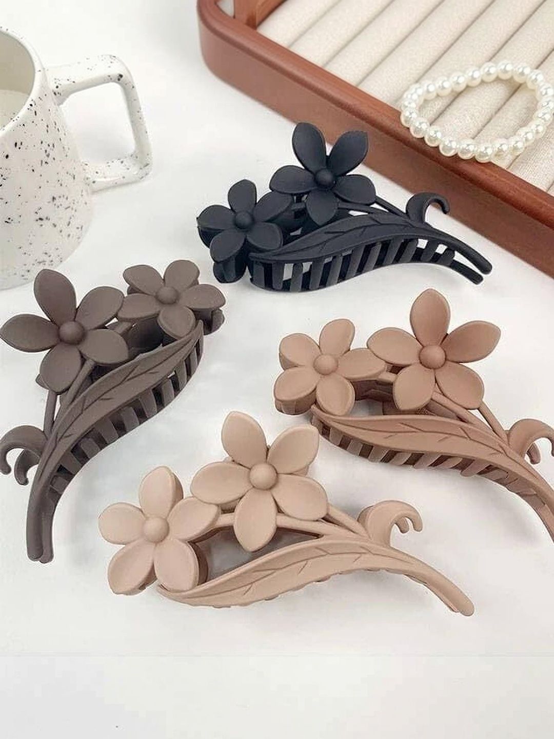 RASA Women Set of 4 Embellished Claw Clip-image-34