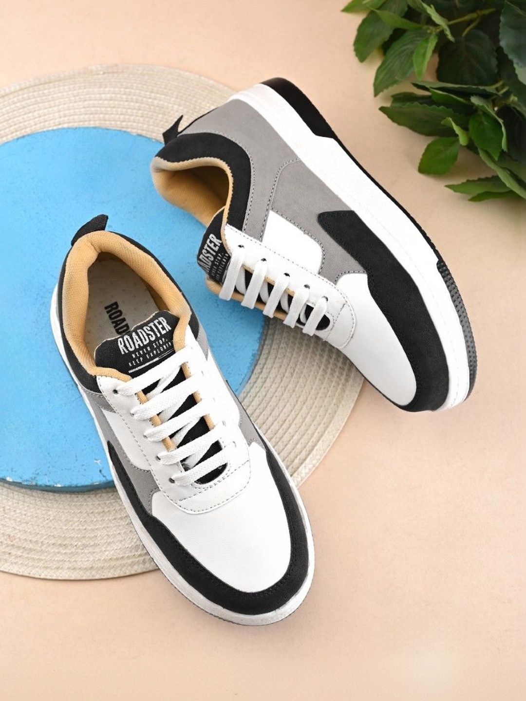 The Roadster Lifestyle Co Women Colourblocked Lightweight Comfort Insole Lace-up Sneakers-image-47