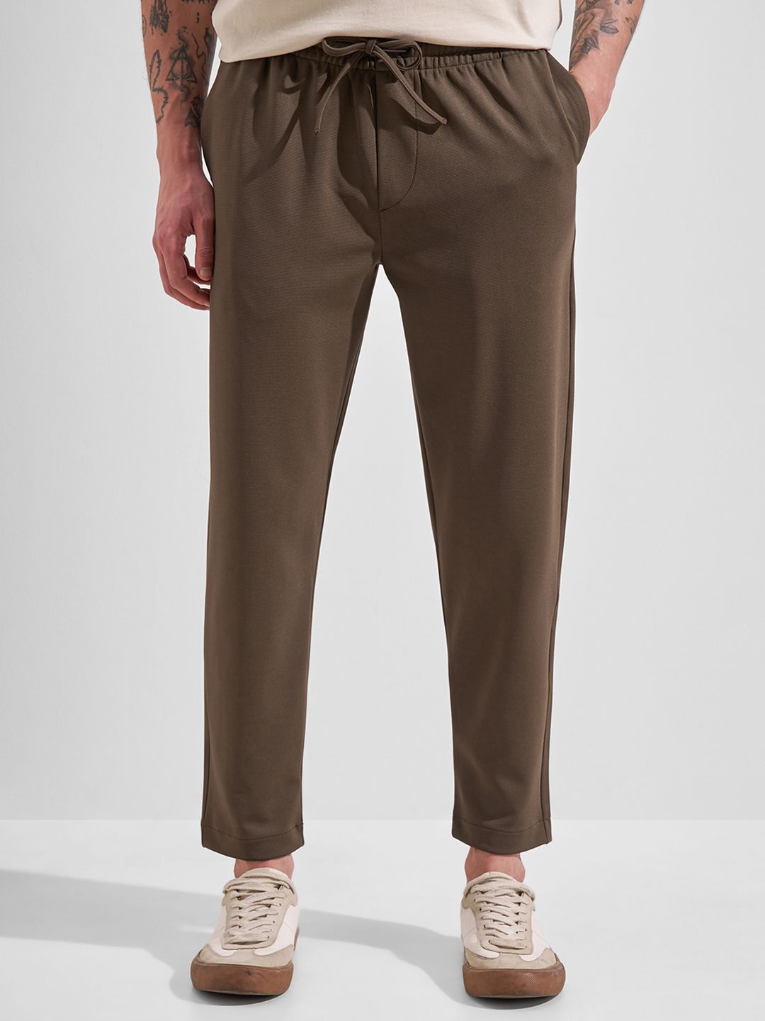 HIGHLANDER Men Brown Solid Textured Jogger Trouser-picture-29