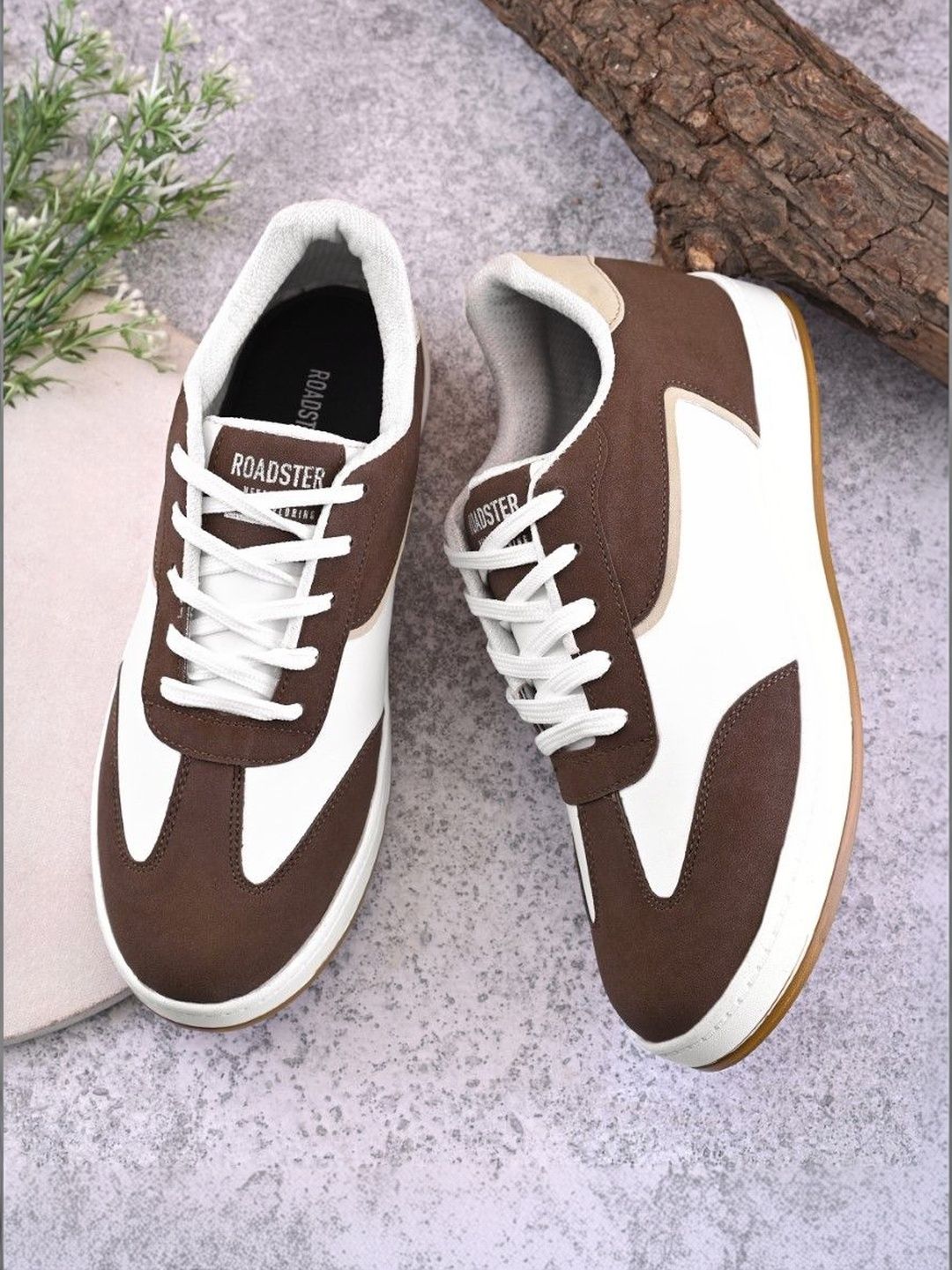 The Roadster Lifestyle Co Men Colourblocked Lightweight Comfort Insole Lace-up Sneakers-picture-29