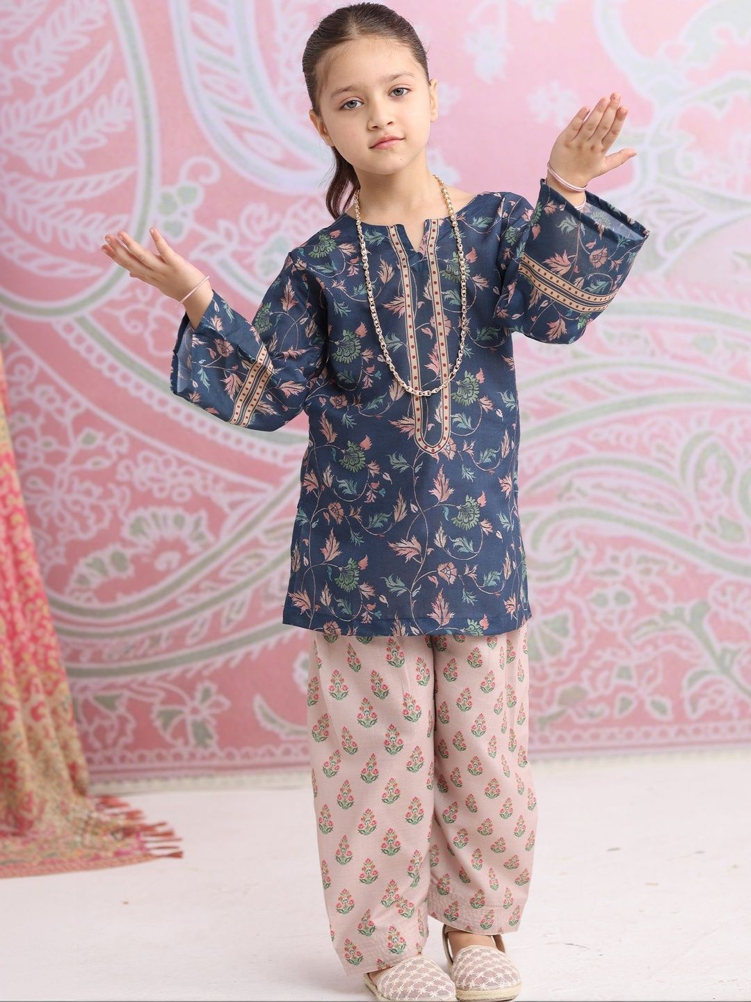 HOUSE OF KARI Girls Floral Printed Regular Kurta with Trousers-picture-33