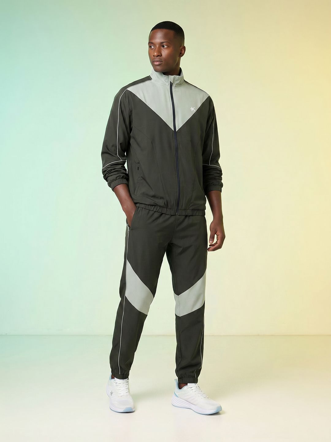 HRX by Hrithik Roshan Colorblocked Mock Collar Tracksuit-picture-42