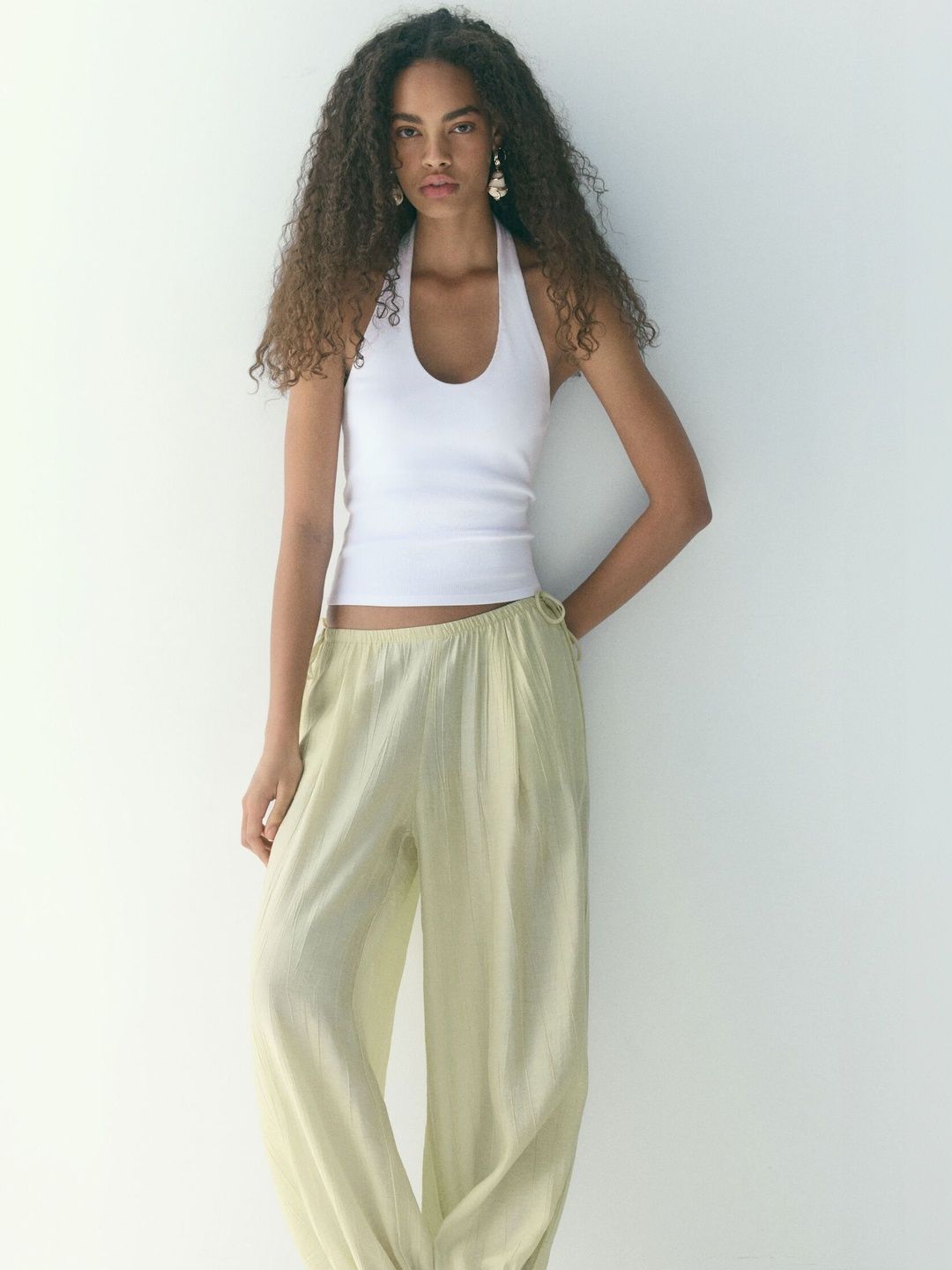 H&M Ribbed Halterneck Top view 1