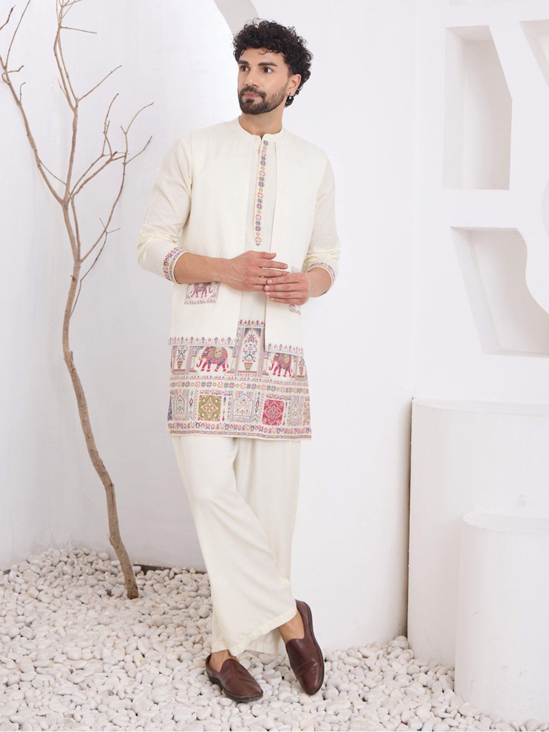 House of Pataudi Men Animal Jacquard Work Kurta With Wide Leg Bottom And Jacket-picture-33