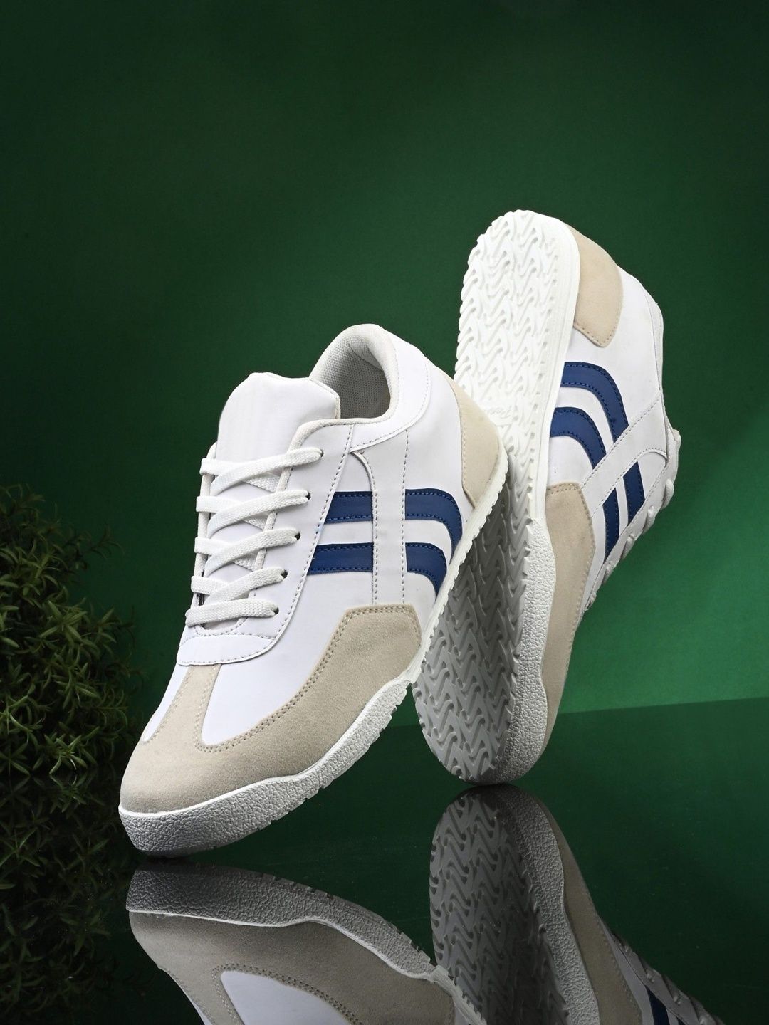 glitchez Men Colourblocked Sneakers-picture-38