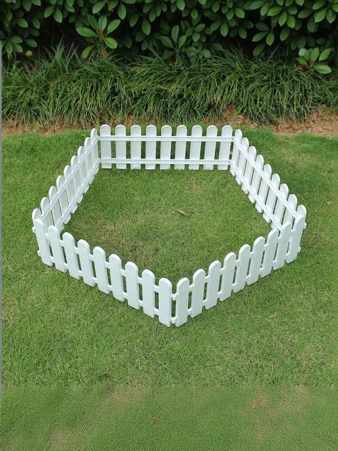 Wonderland Set Of 8 White Picket Self Standing Fence-picture-58