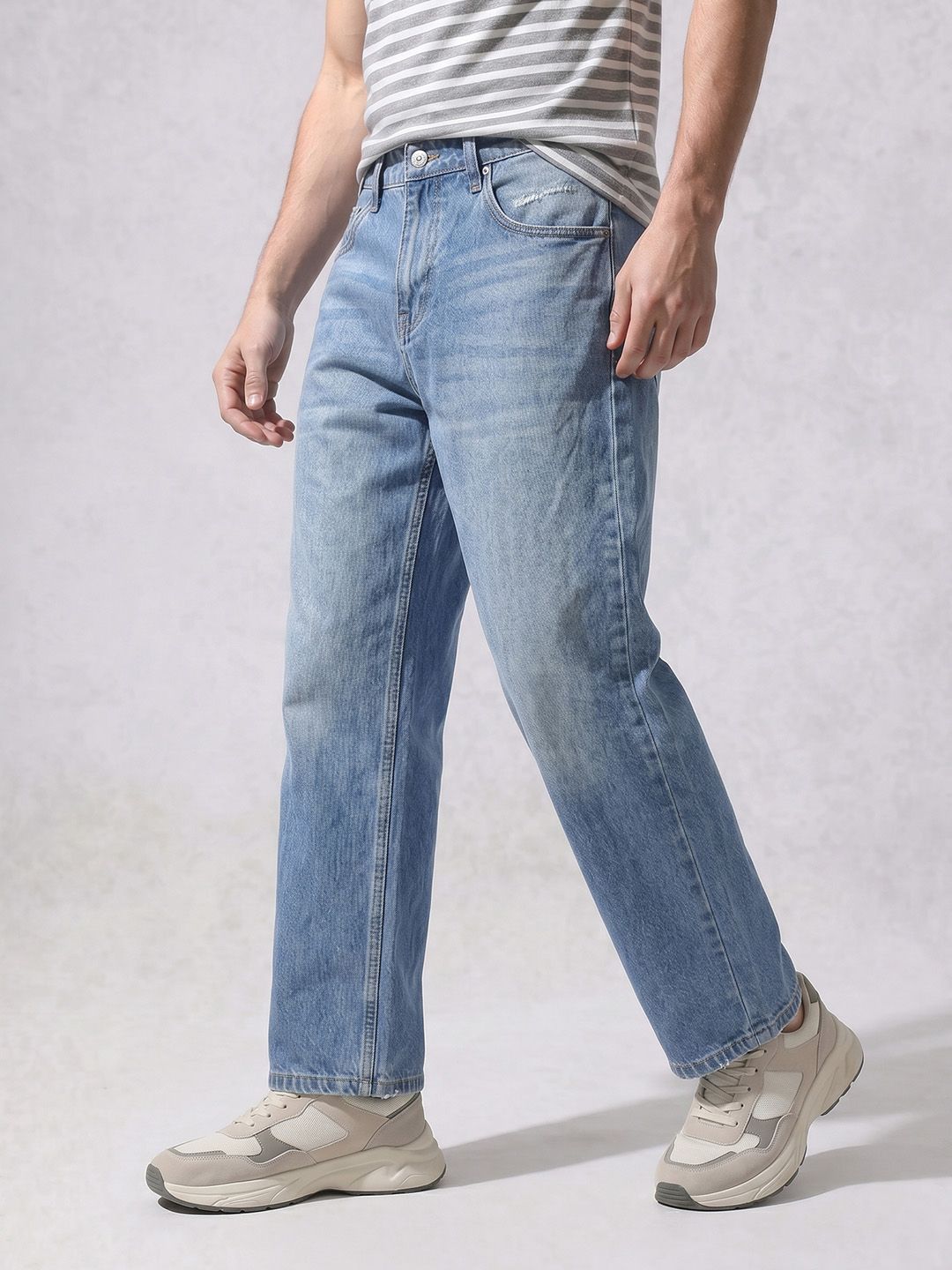 WROGN Men Loose Fit Non-Stretchable Jeans-picture-11