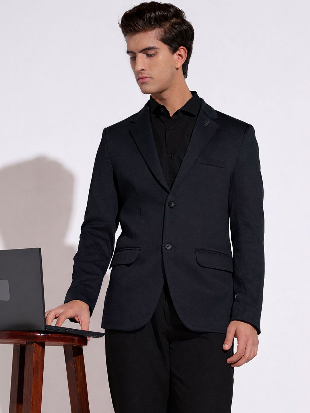 SHOWOFFFF Notched Lapel Single-Breasted Tailored Fit Formal Blazers-image-37