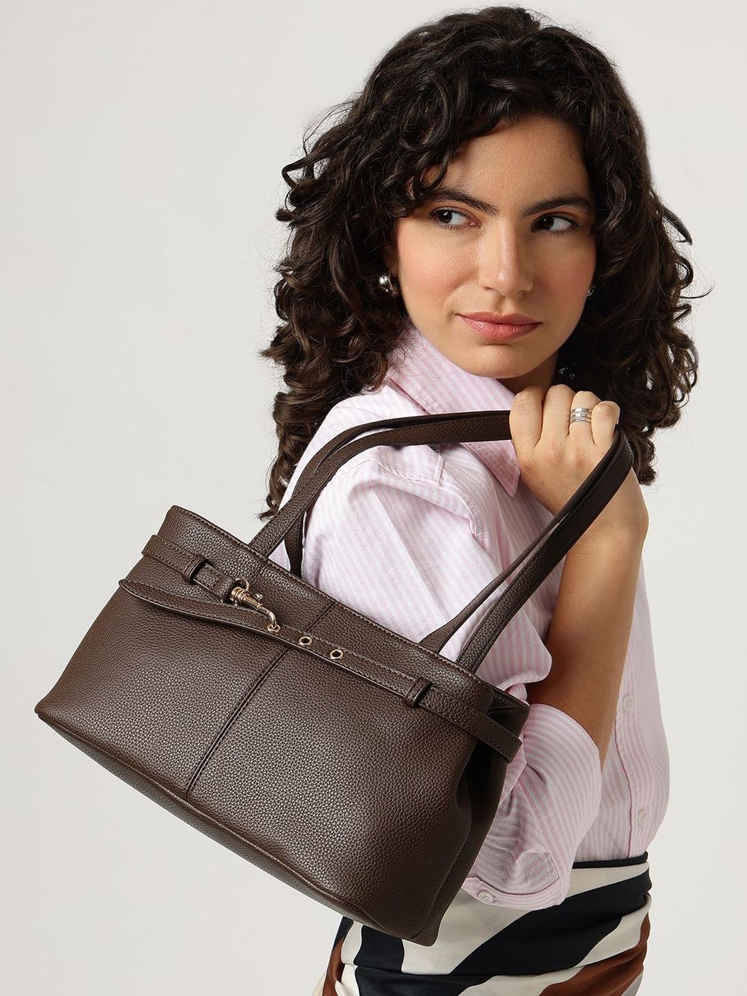 Fastrack Gilded Lock Shoulder Bag-picture-24