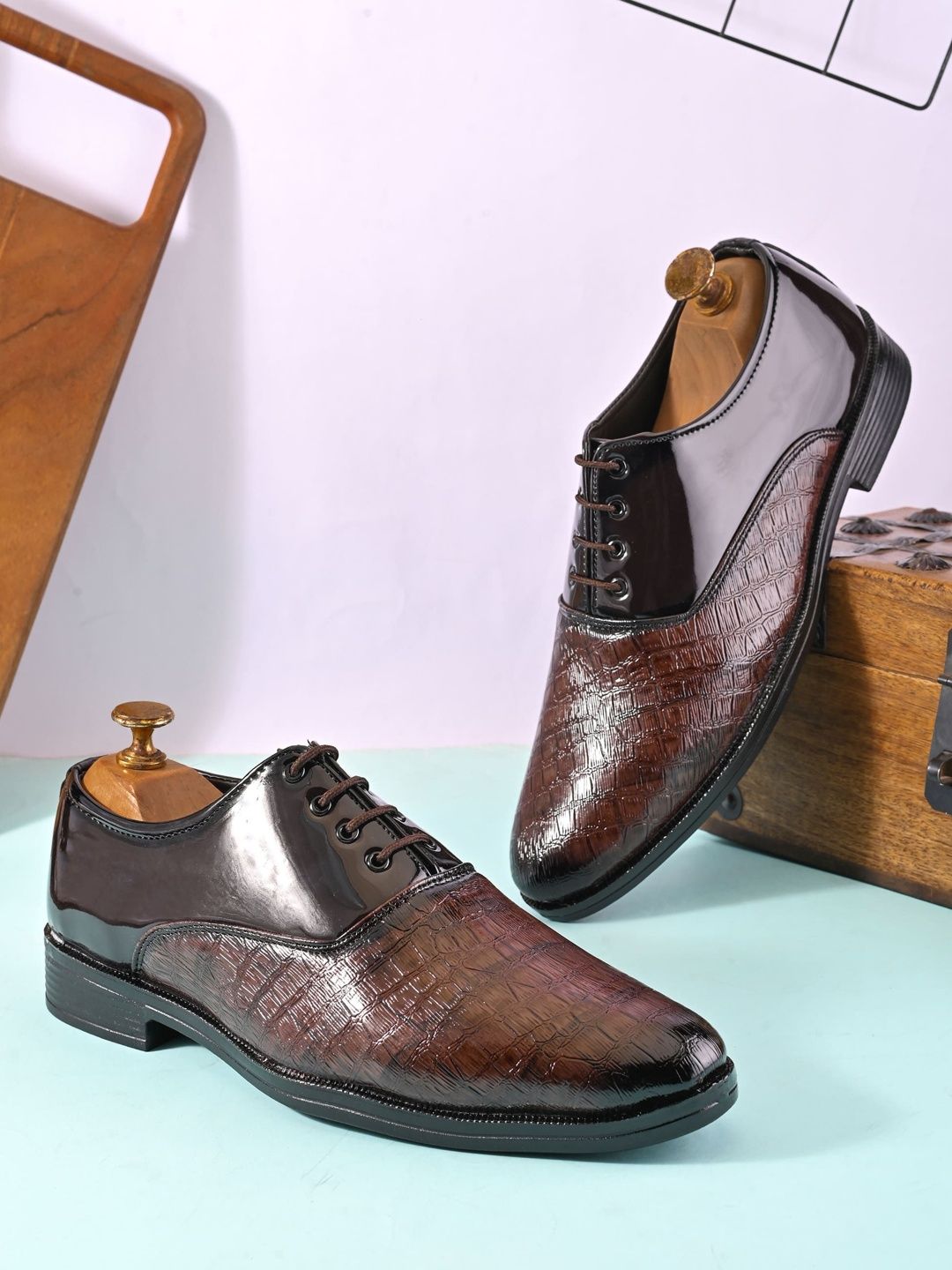 HERE&NOW Men Textured Formal Oxfords-picture-24