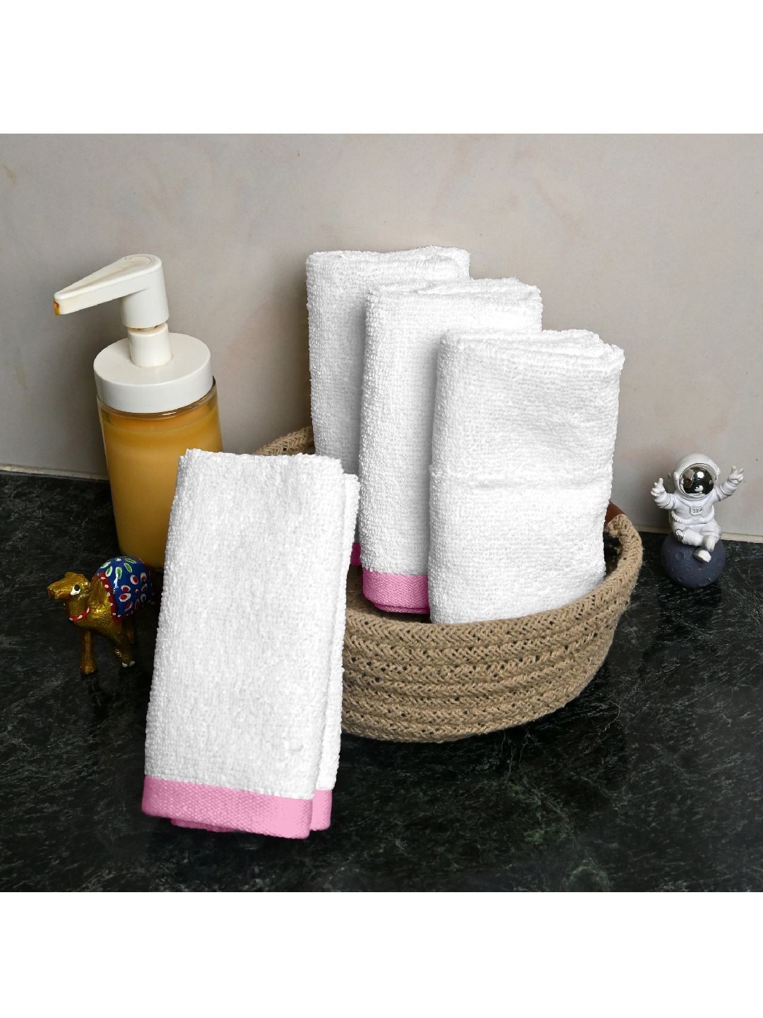 Divine Casa Divine Casa White 4 Piece Cotton 500 GSM Towel Set