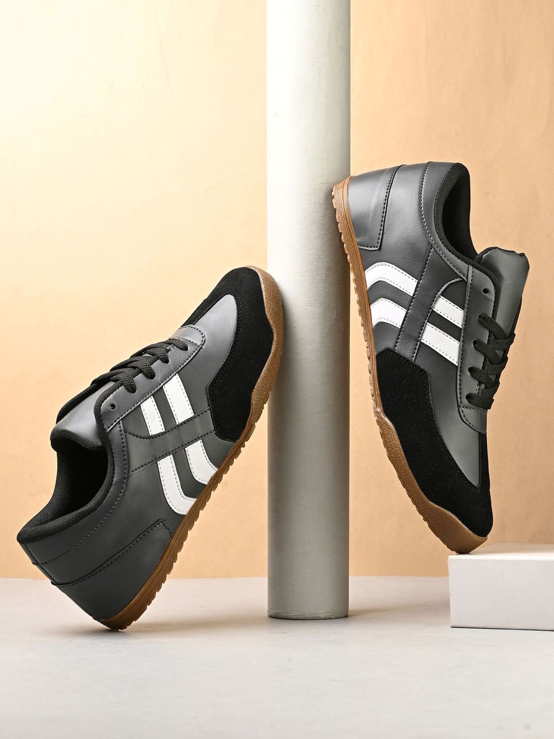 The Roadster Lifestyle Co Men Striped Round Toe Sneakers Casual Shoes-picture-20