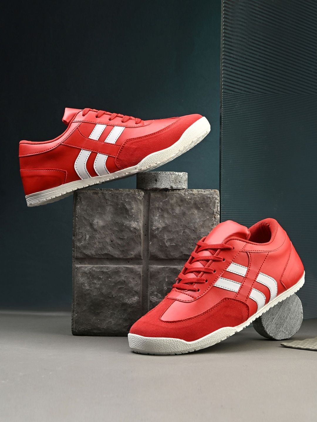 The Roadster Lifestyle Co Men Striped Round Toe Sneakers Casual Shoes-picture-23