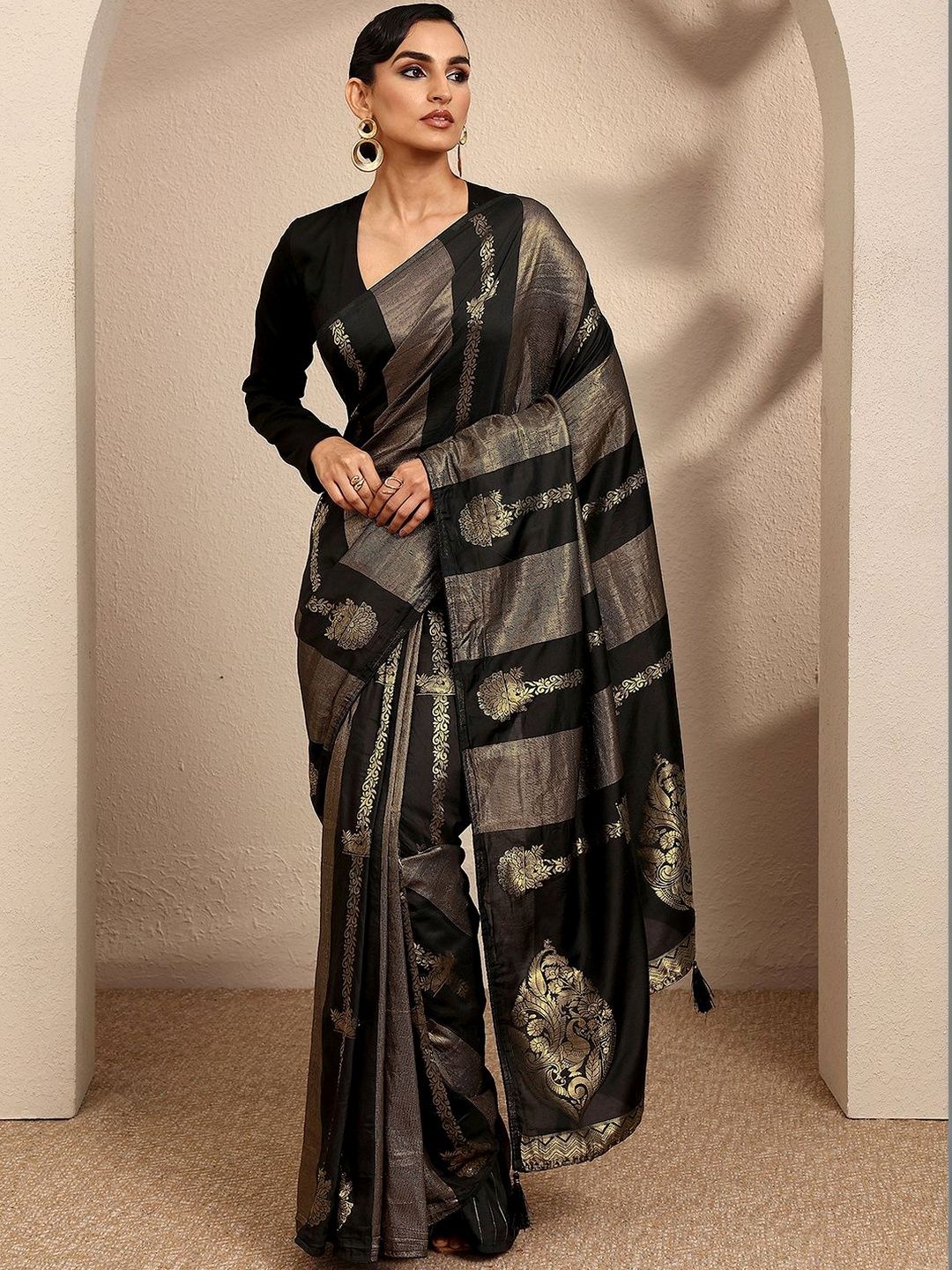 Libas Black Woven Design Banarsi Saree With Unstitched Blouse Piece-picture-31