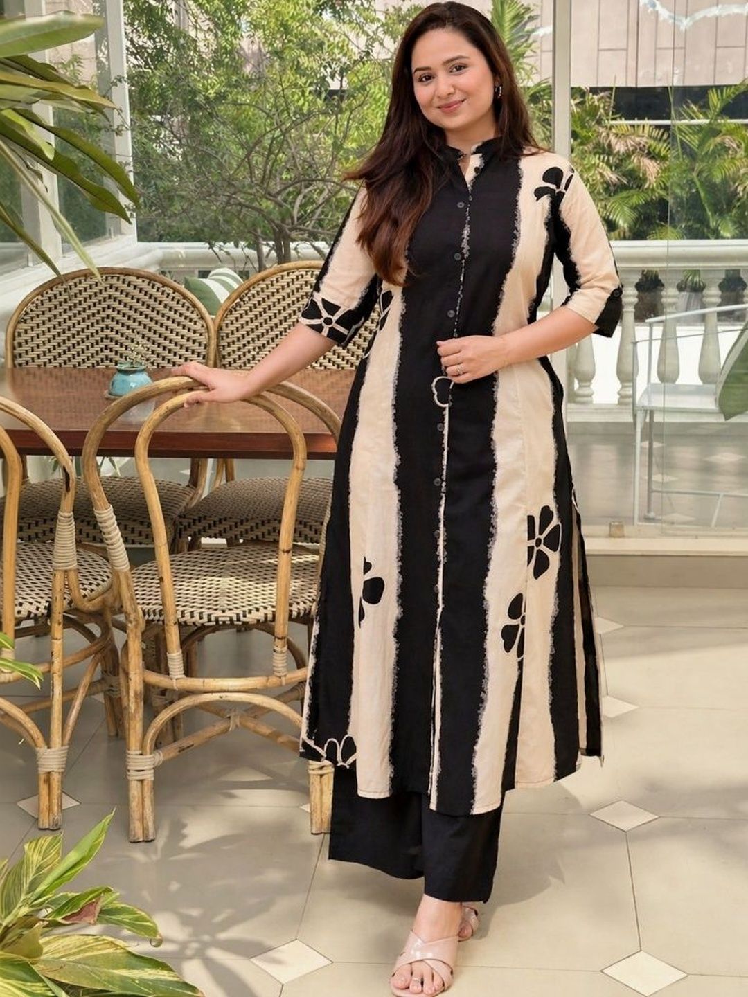 Klere Women Dyed Regular Kurta with Palazzos