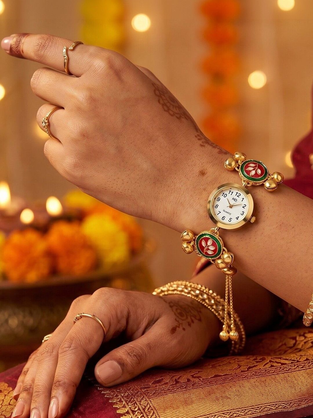 Nui Women Enamelled Gold-Plated Textured Analogue Bangle Style Watch-image-28