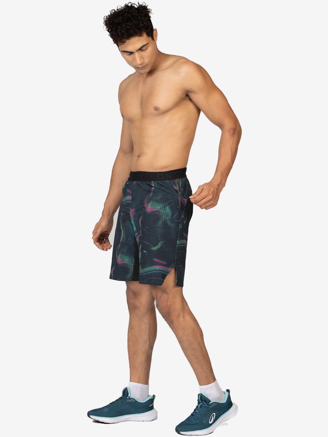 Decathlon Printed Loose Fit Knee Length Sports Shorts-image-26
