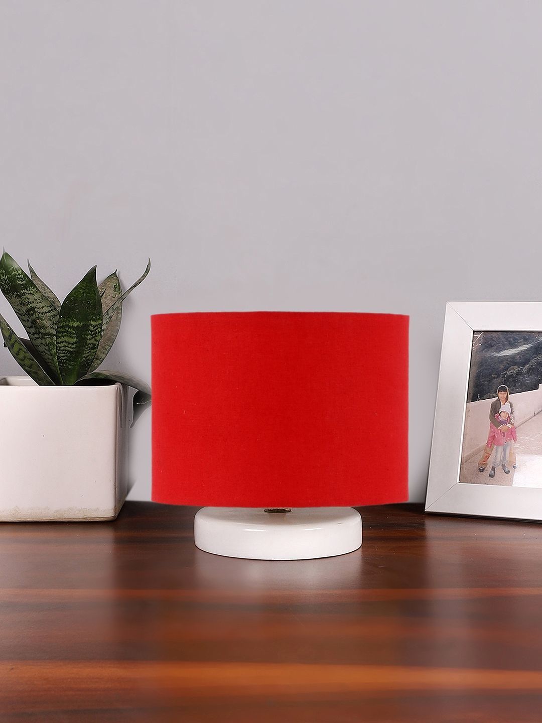 Aura Red Wood Contemporary Cylindrical Shaped Table Lamp-image-9