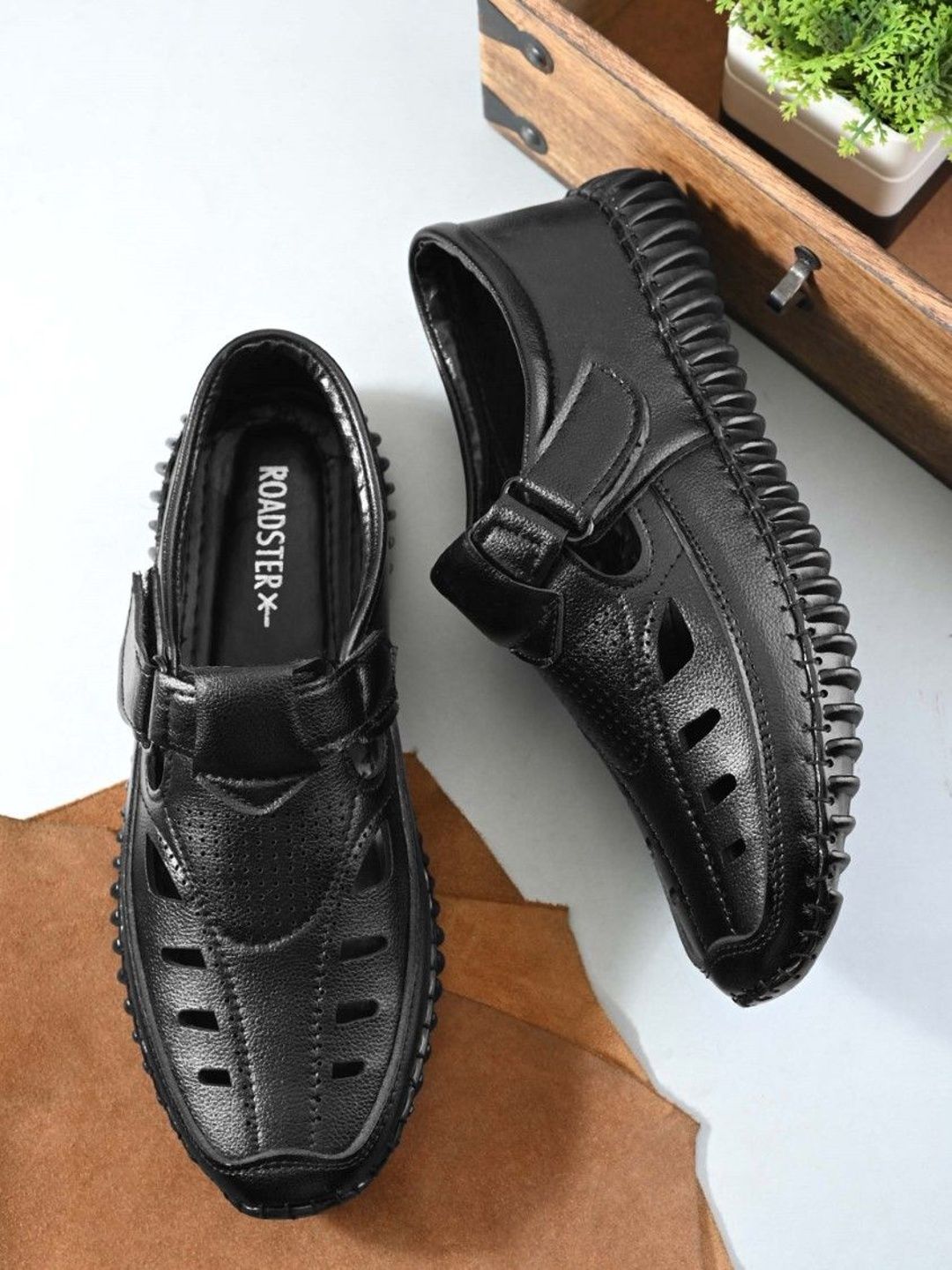 The Roadster Lifestyle Co Men Shoe-Style Sandals-image-49