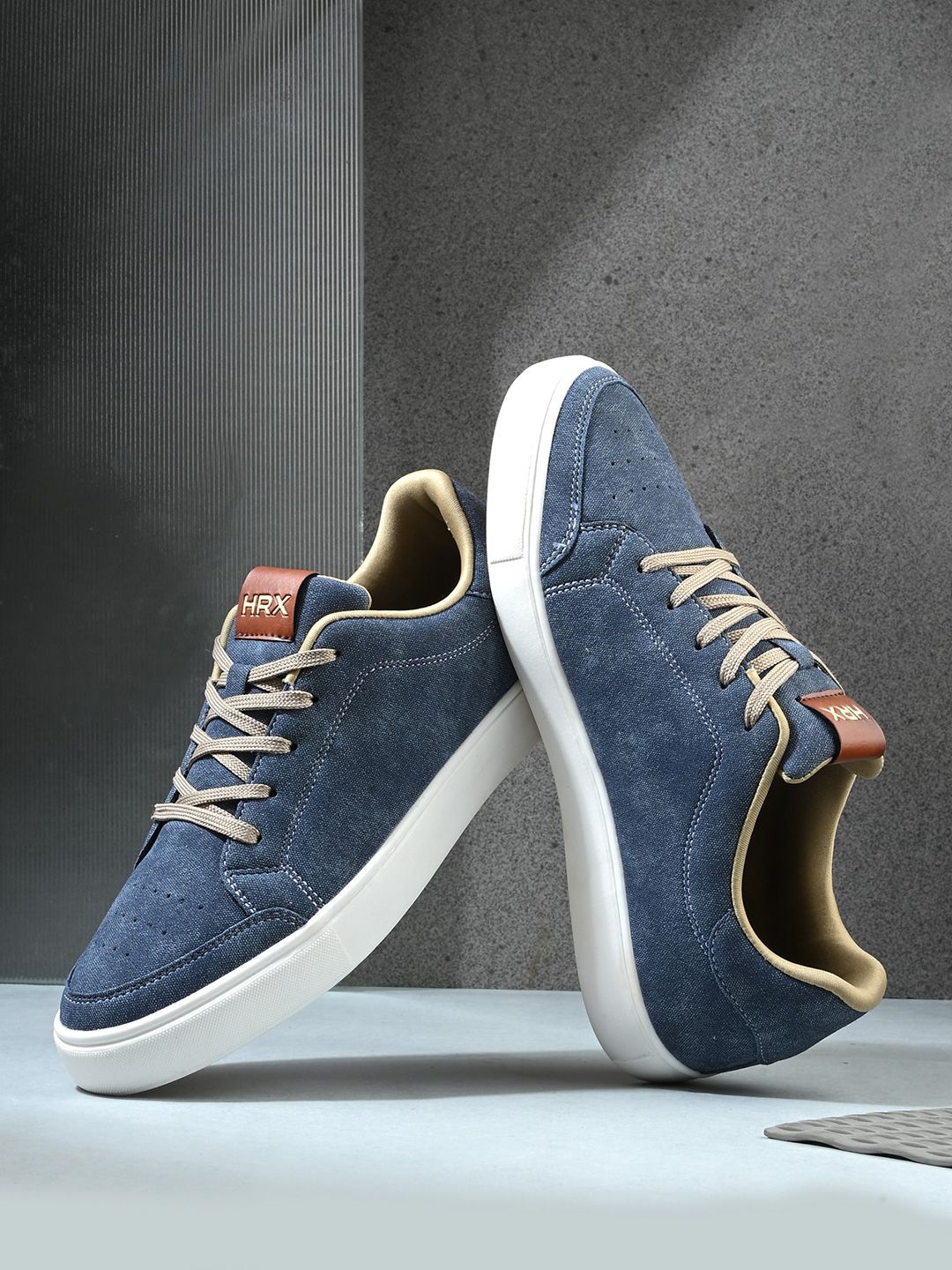 HRX by Hrithik Roshan Men Blue Textured Denim Regular Sneakers-image-16
